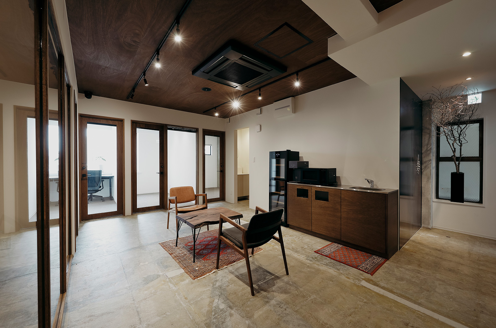 ワットエバー(Whatever)NAKANOSHIMA