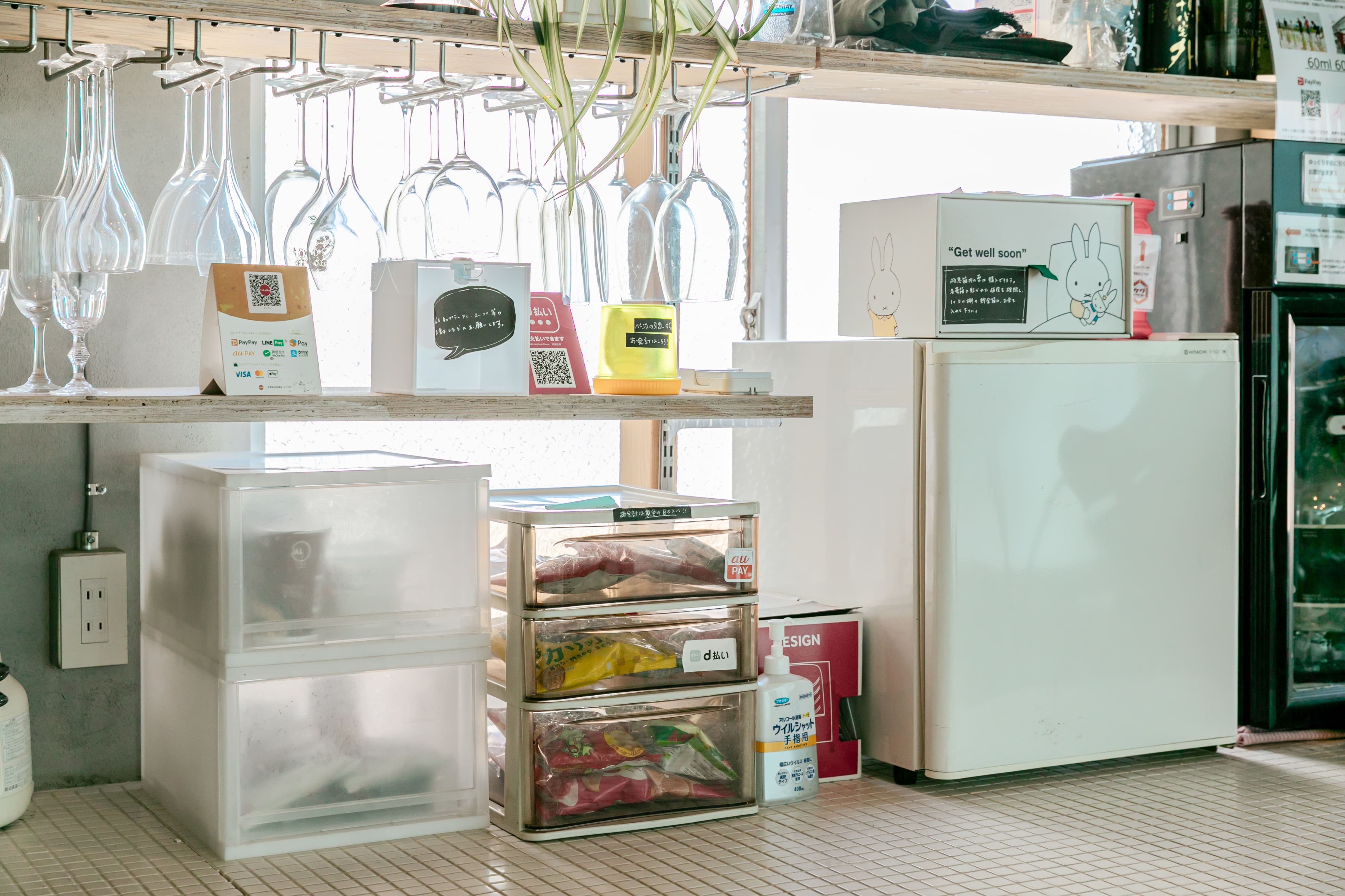 食器他、置き菓子、薬箱など自由に購入できます