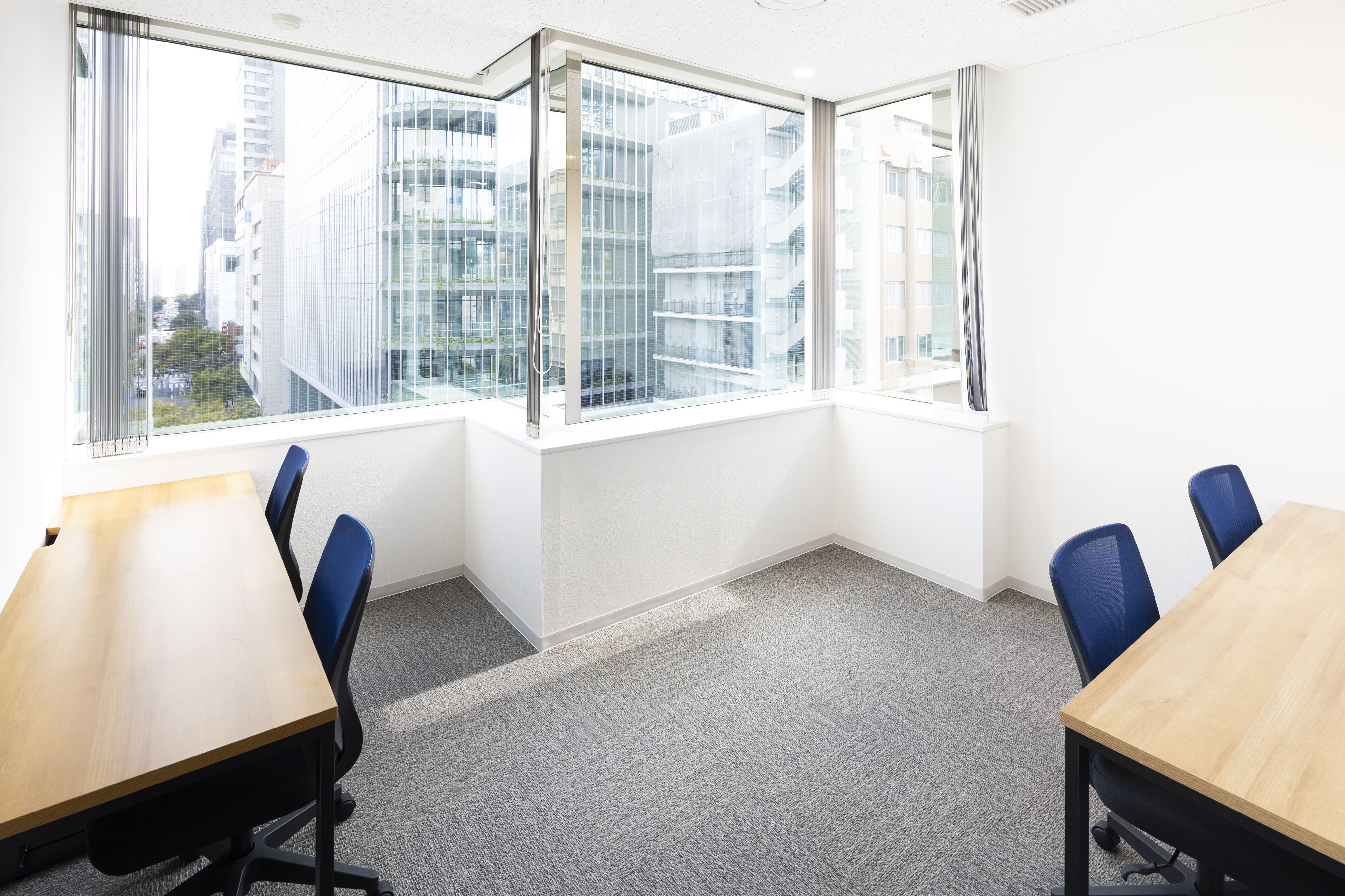 プライベートオフィス｜完全個室・家具付き・24h利用可能。4名〜10名以上にも対応する、大小さまざまなサイズをご用意しています。
