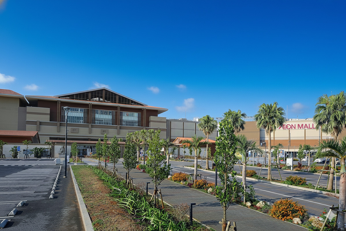 沖縄最大の商業施設・イオンモール沖縄ライカム内にあるコワーキングスペースで、アクセスや利便性も抜群です。