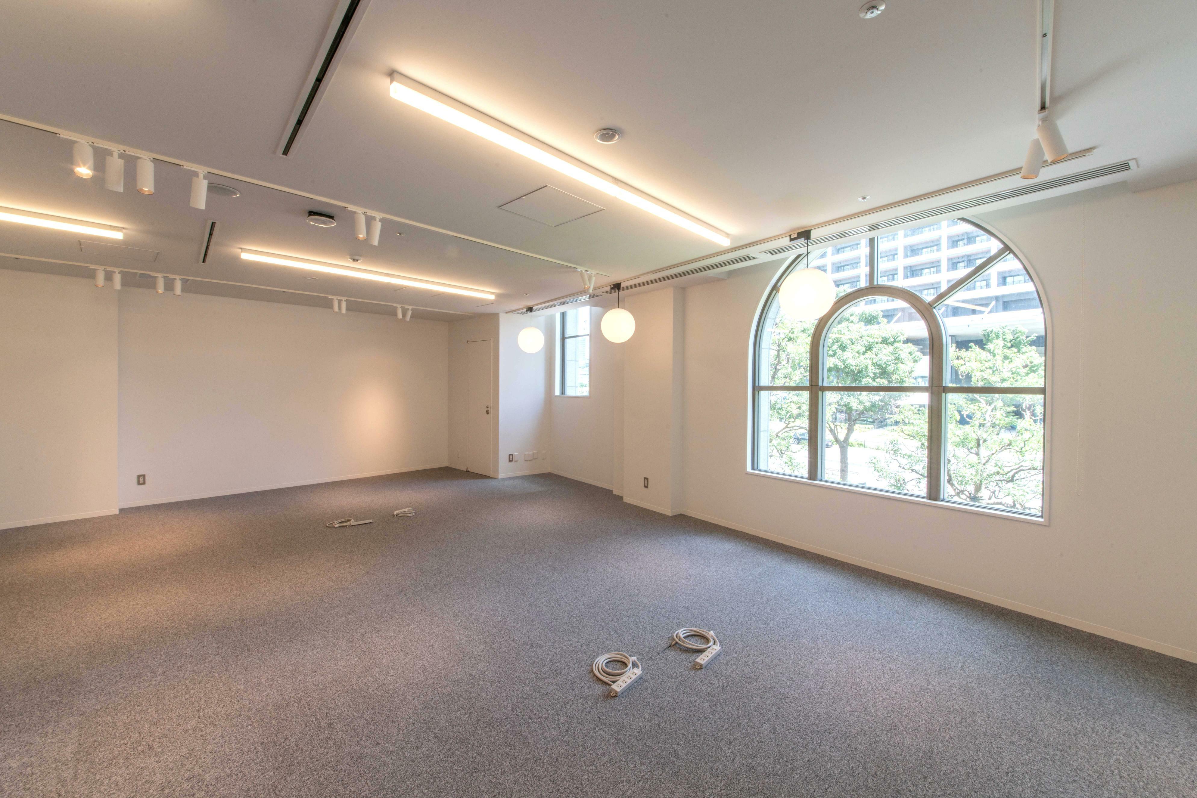 2階_2階は家具なしのお部屋が2区画ございます。