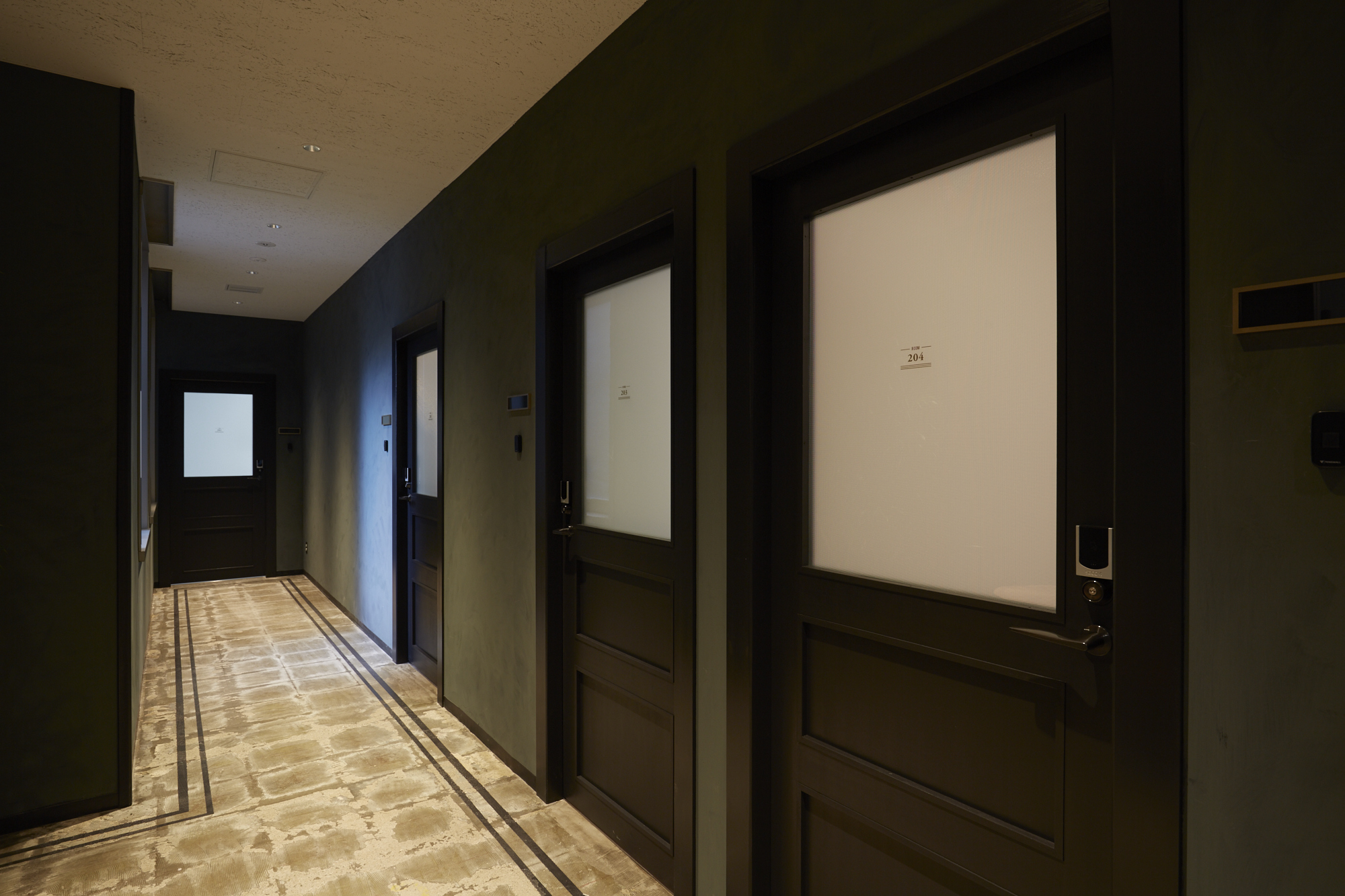 専有部_各個室前の共用廊下