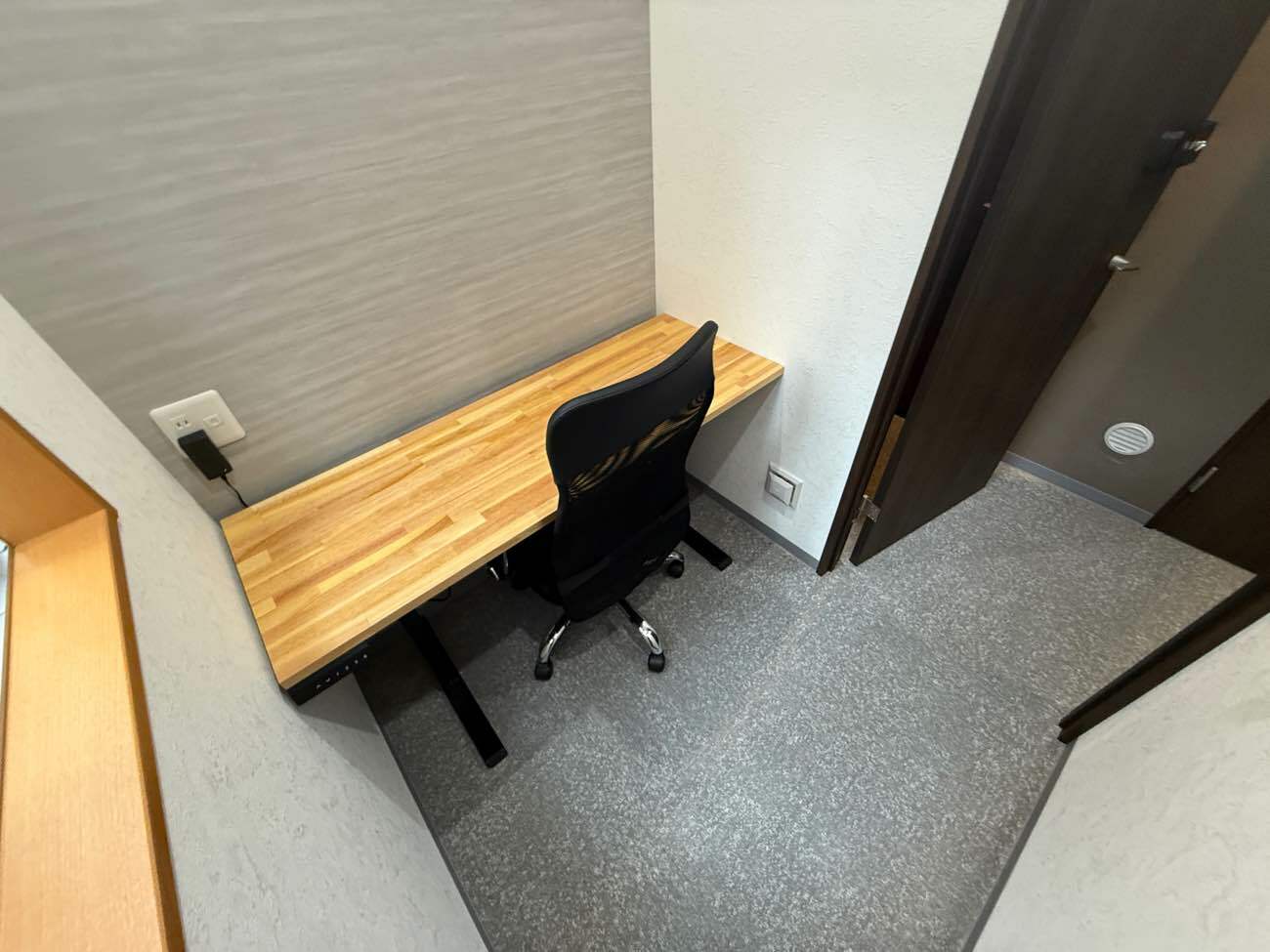 専有部_個室。窓ありで明るく開放的な空間です。