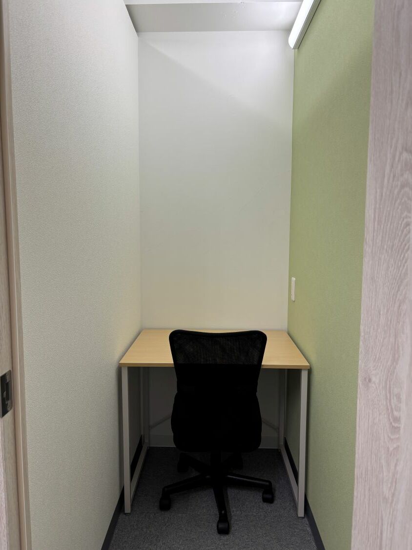 専有部_個室。家具付きの1名用個室です。