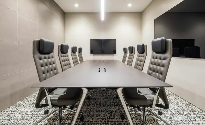 共有部_会議室。会議、面接などに利用できます。※画像はイメージです。ⒸH1O