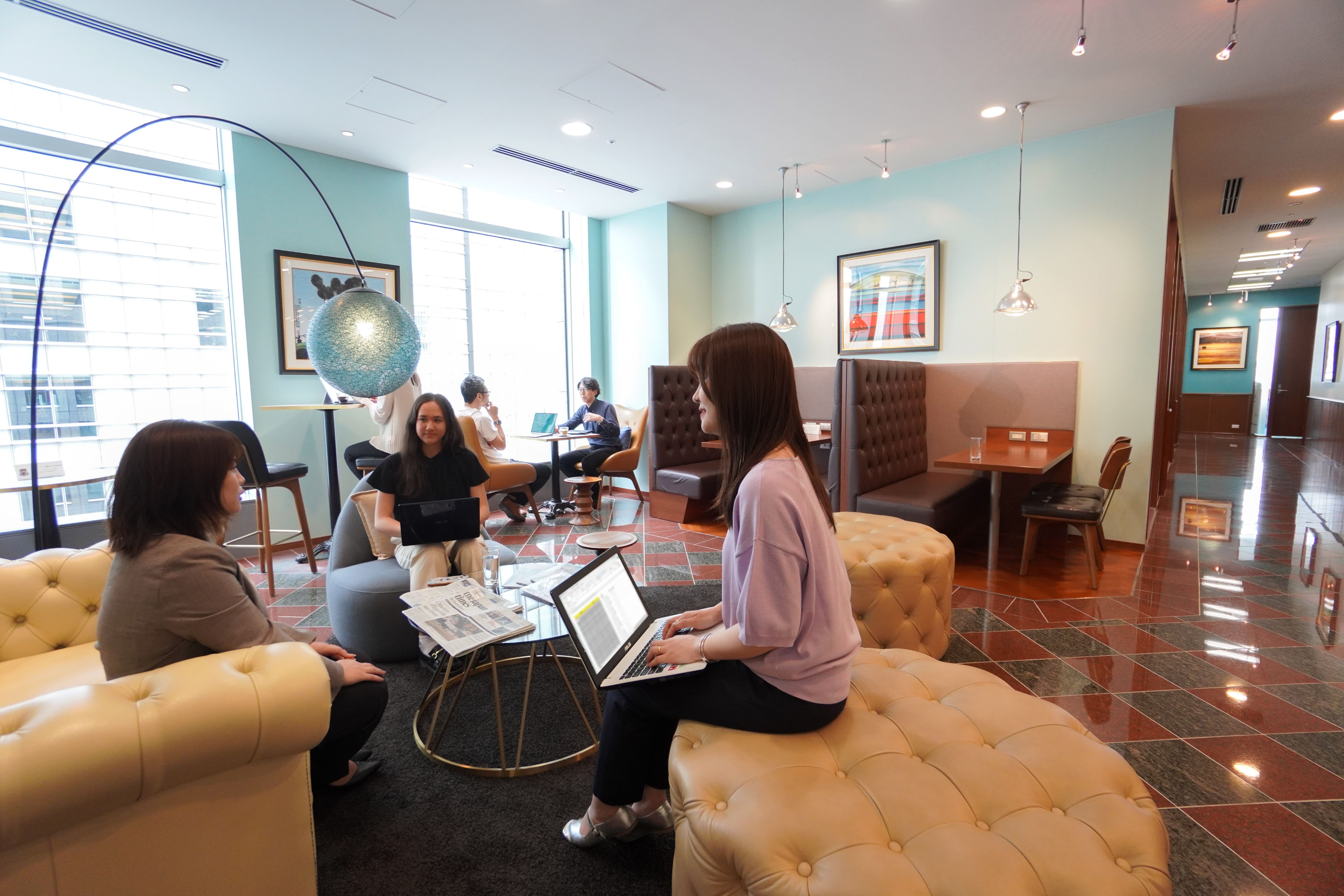 Shiodome_waiting_area