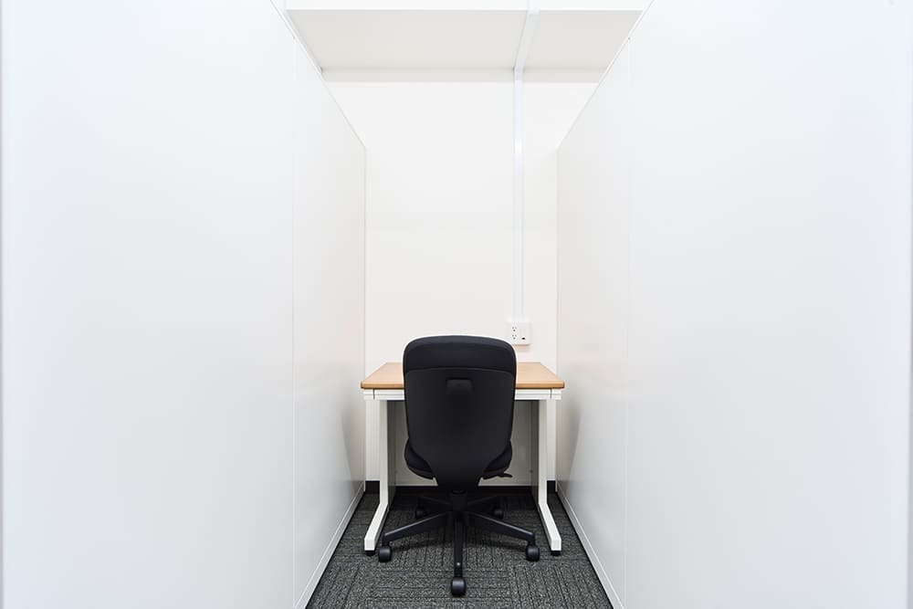 専有部_ブース個室。パーテーションで区切られた1名用の部屋です。