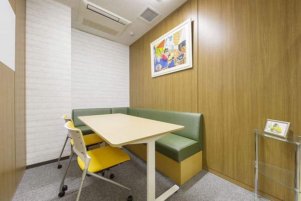 共有部_会議室。会議、面接などに利用できます。