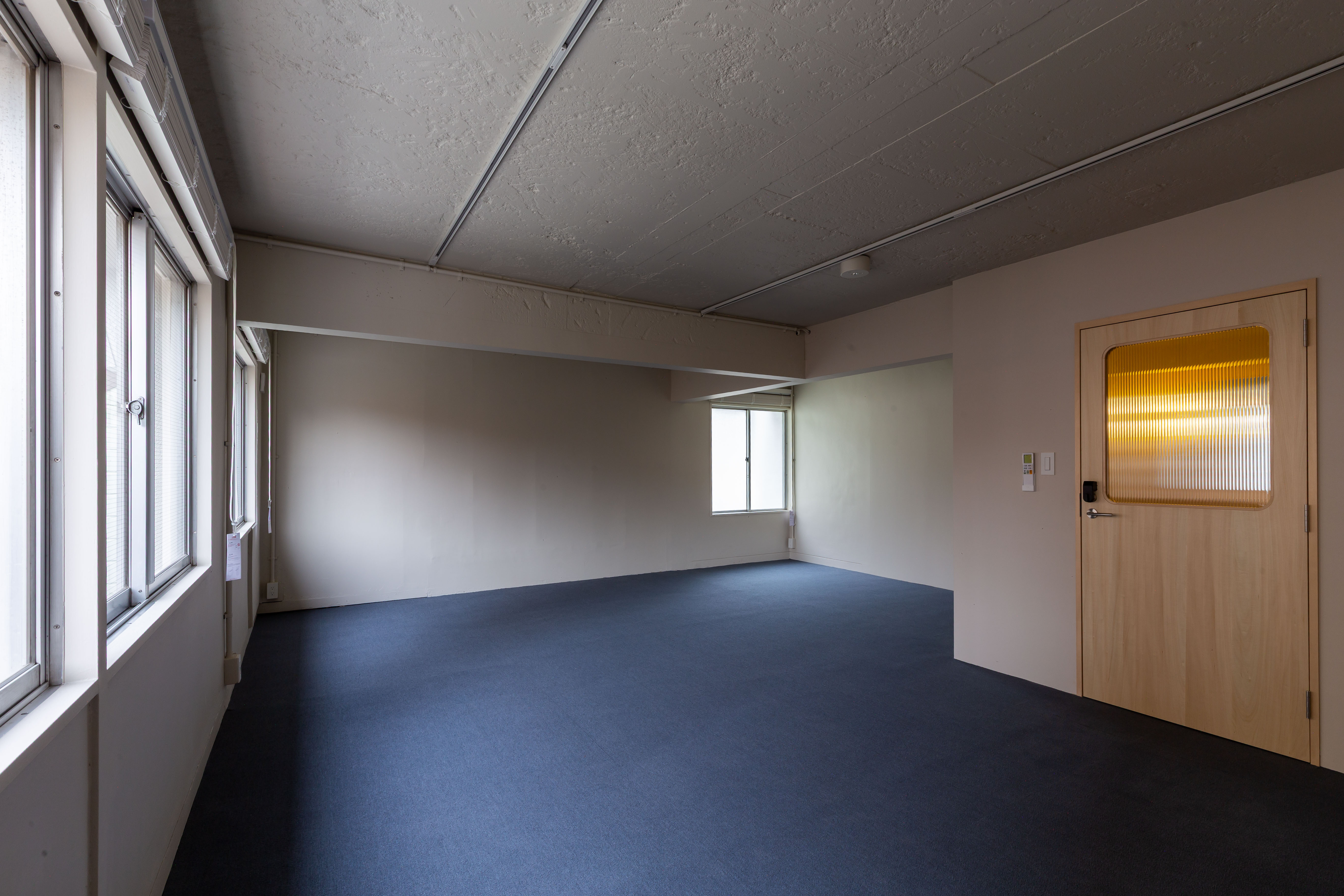 NEUK_OFFICE402_IMG_2577_retouch