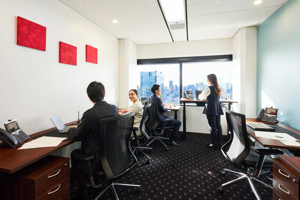 専有スペース_プライベートオフィス。家具、IT設備完備の個室を即日利用開始いただけます。