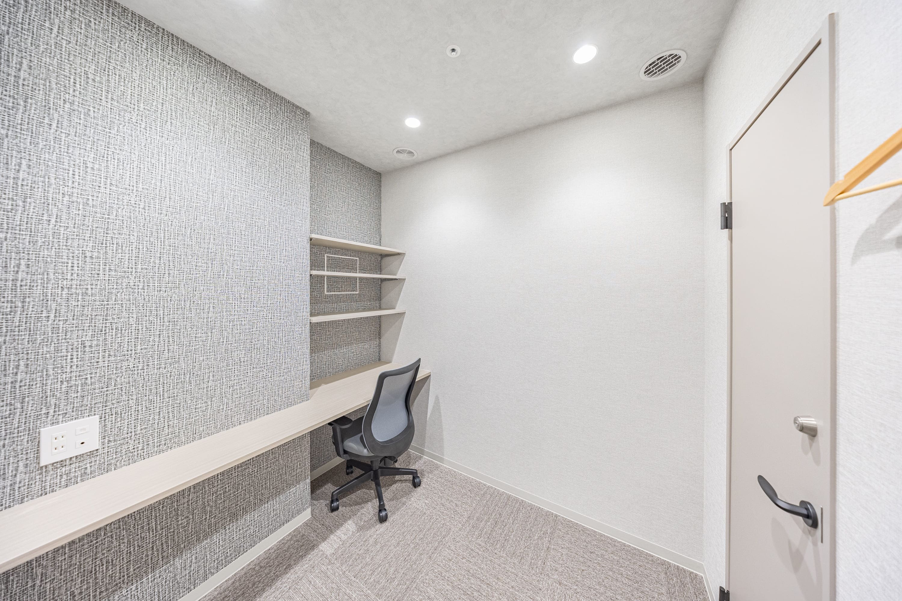 専有部_個室。家具付きです。