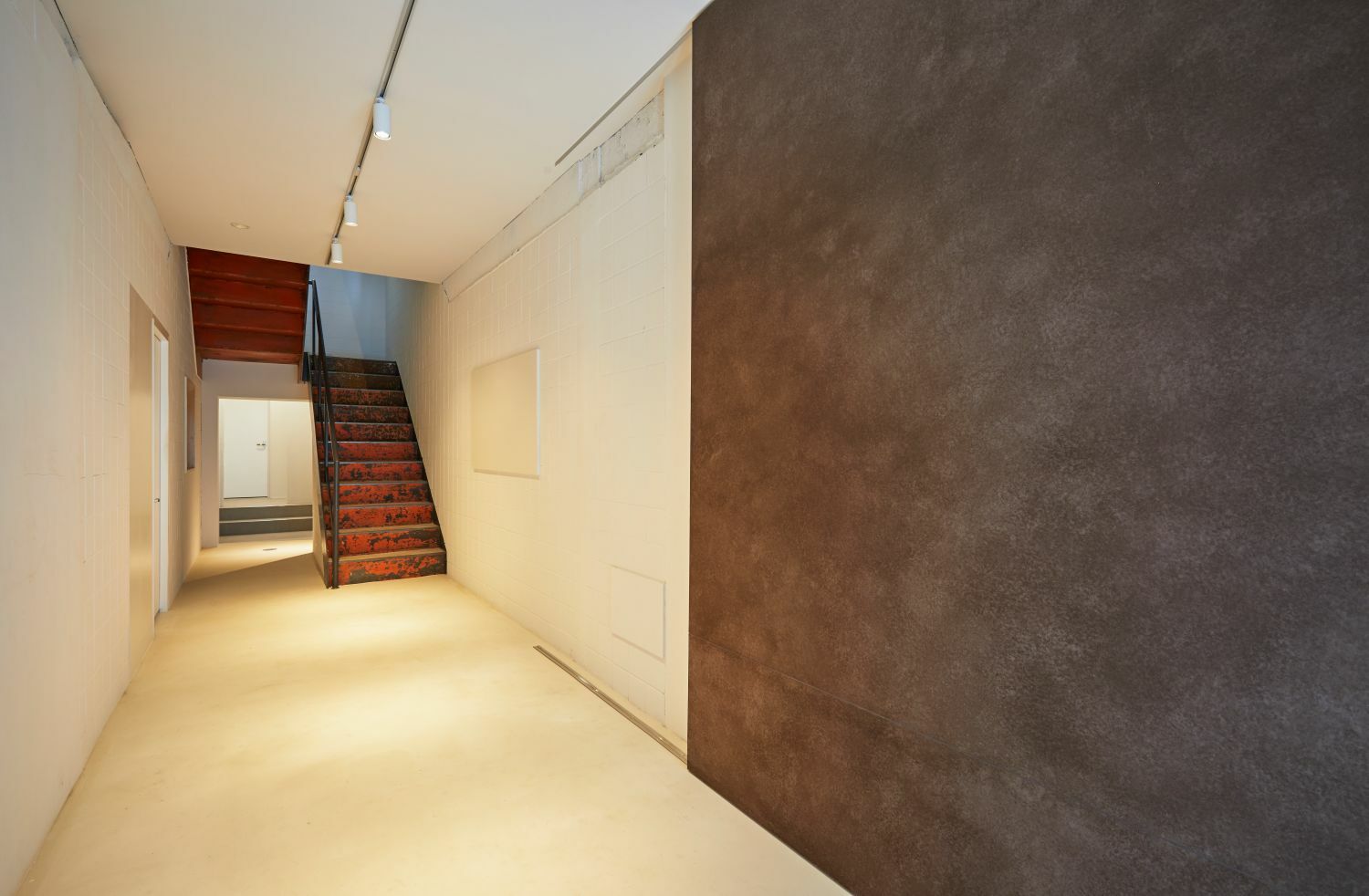 外観_エントランス内。