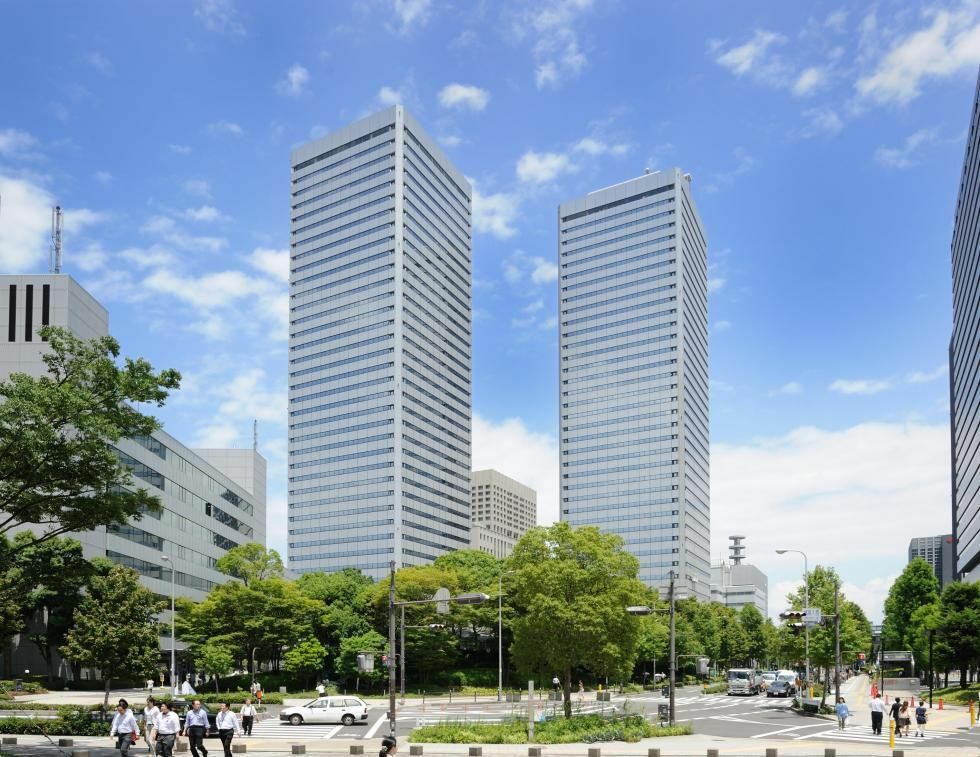 外観_大阪ビジネスパークのハイグレードオフィスビルです