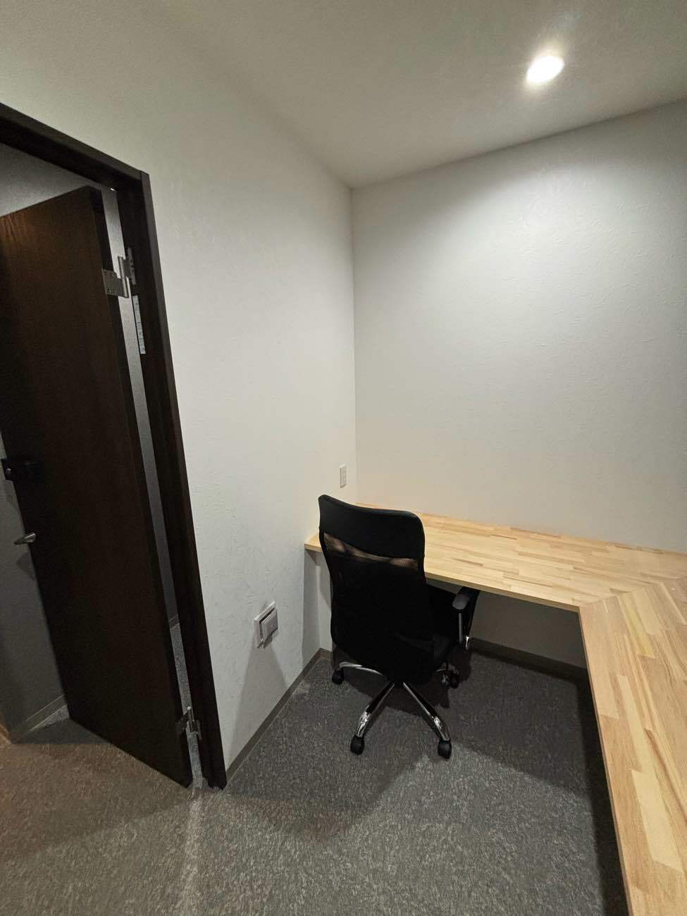 専有部_個室。インターネット環境を完備しています。