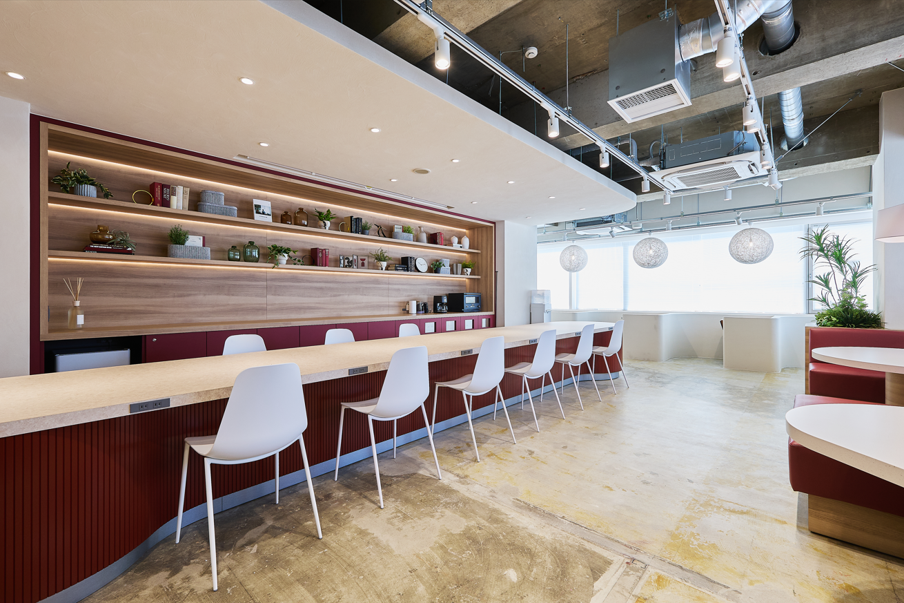 共有部_ラウンジ。カフェツールが充実しており、自由に利用できます。※画像はイメージです。