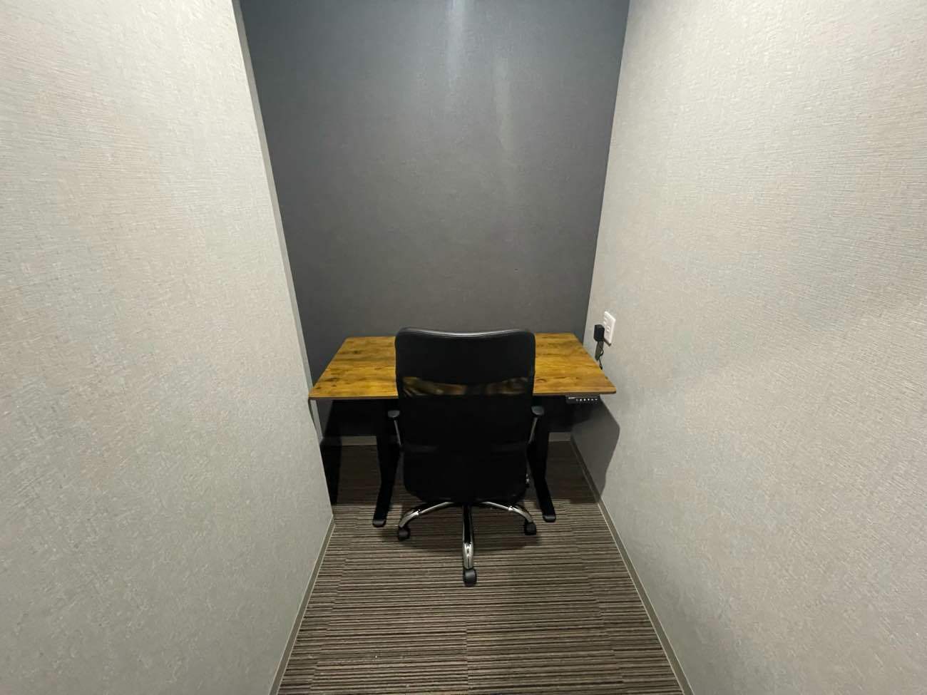 専有部_個室。インターネット環境を完備しています。