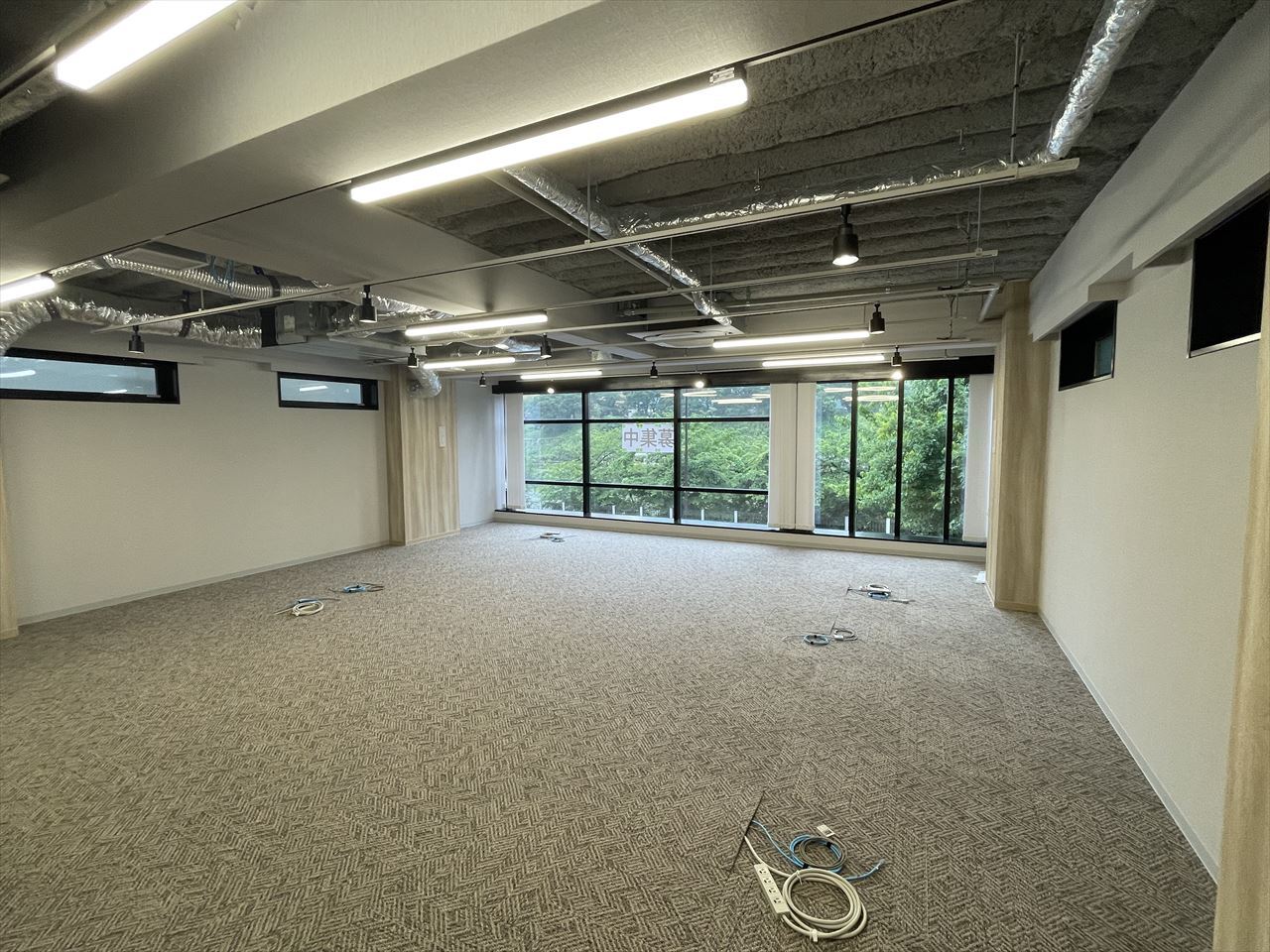 2F個室_20名用で、家具なしの個室タイプです。