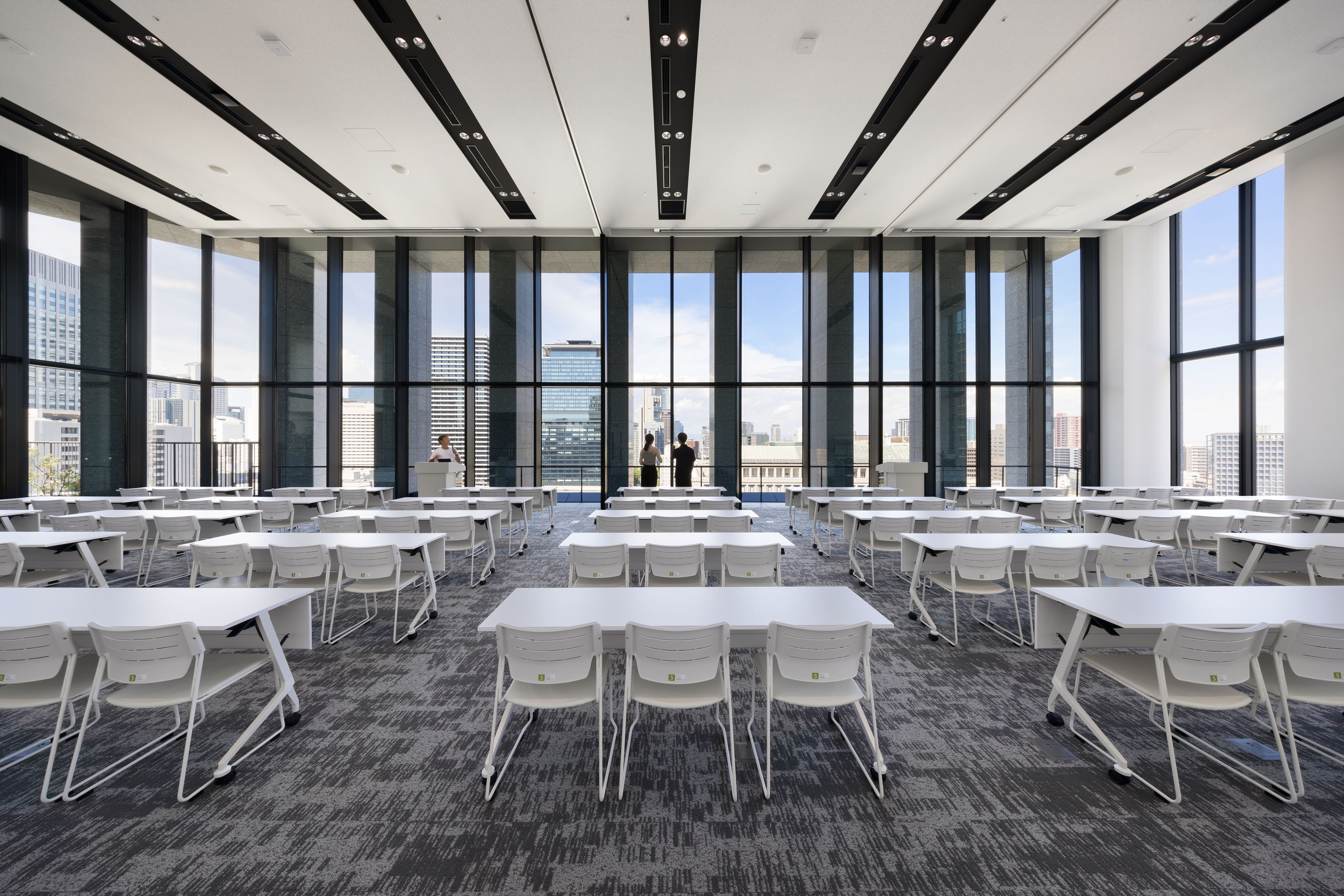 共有部_会議室。セミナー開催等も可能な大会議室が完備しています。