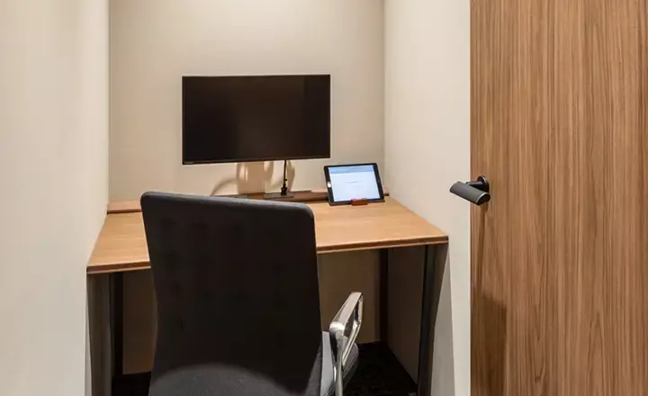 共有部_Webブース。電話やWeb会議に活用できるブースです。※画像はイメージです。ⒸH1O