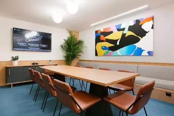 会議室_打合せや商談など様々な用途に活用できます。©WeWork※画像はイメージです。