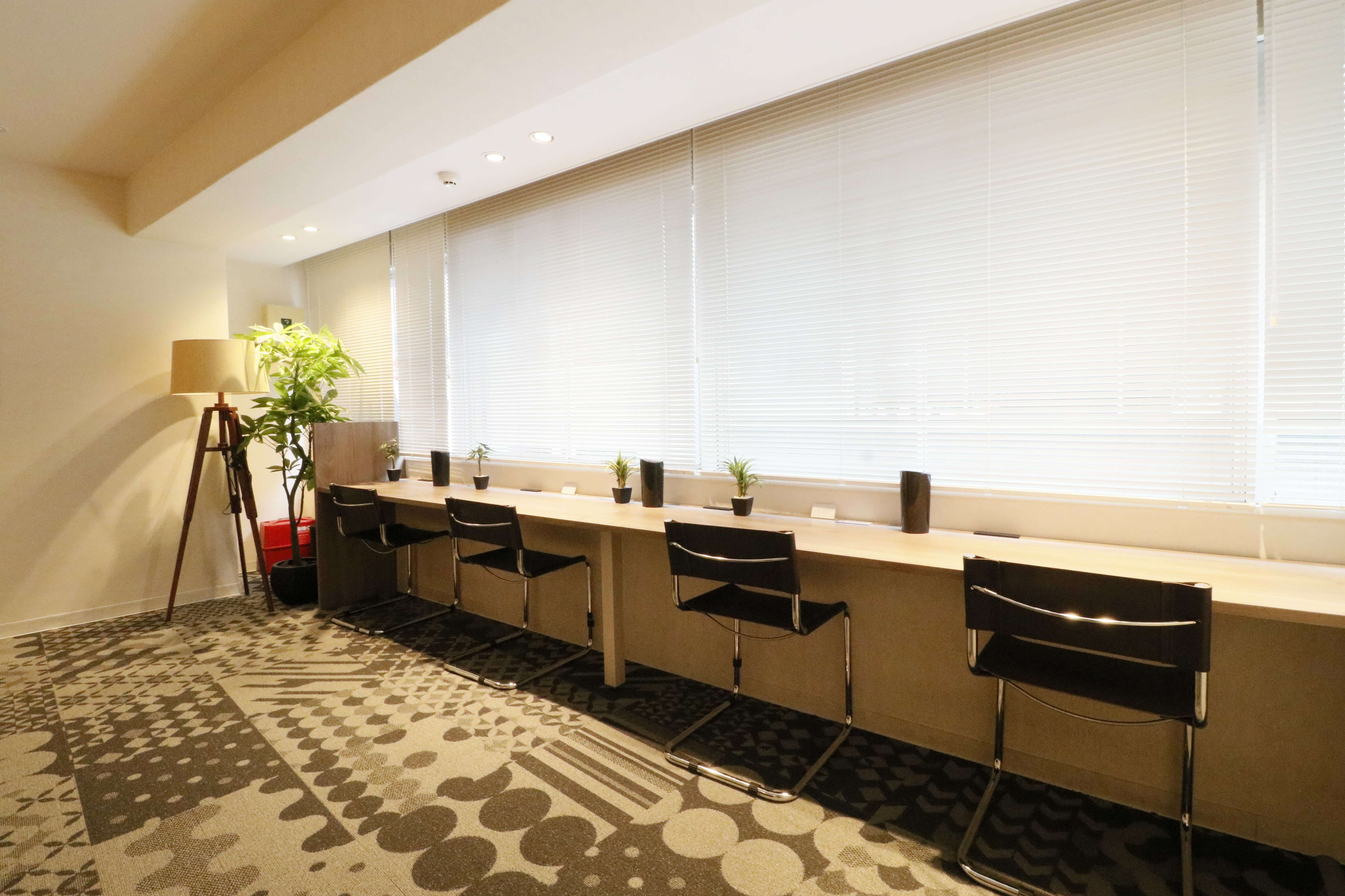 ラウンジ カウンター席