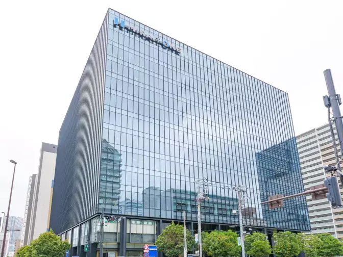 外観_東京メトロ有楽町線 豊洲駅6番出口から徒歩3分に位置しています。※画像はイメージです。©bizcomfort