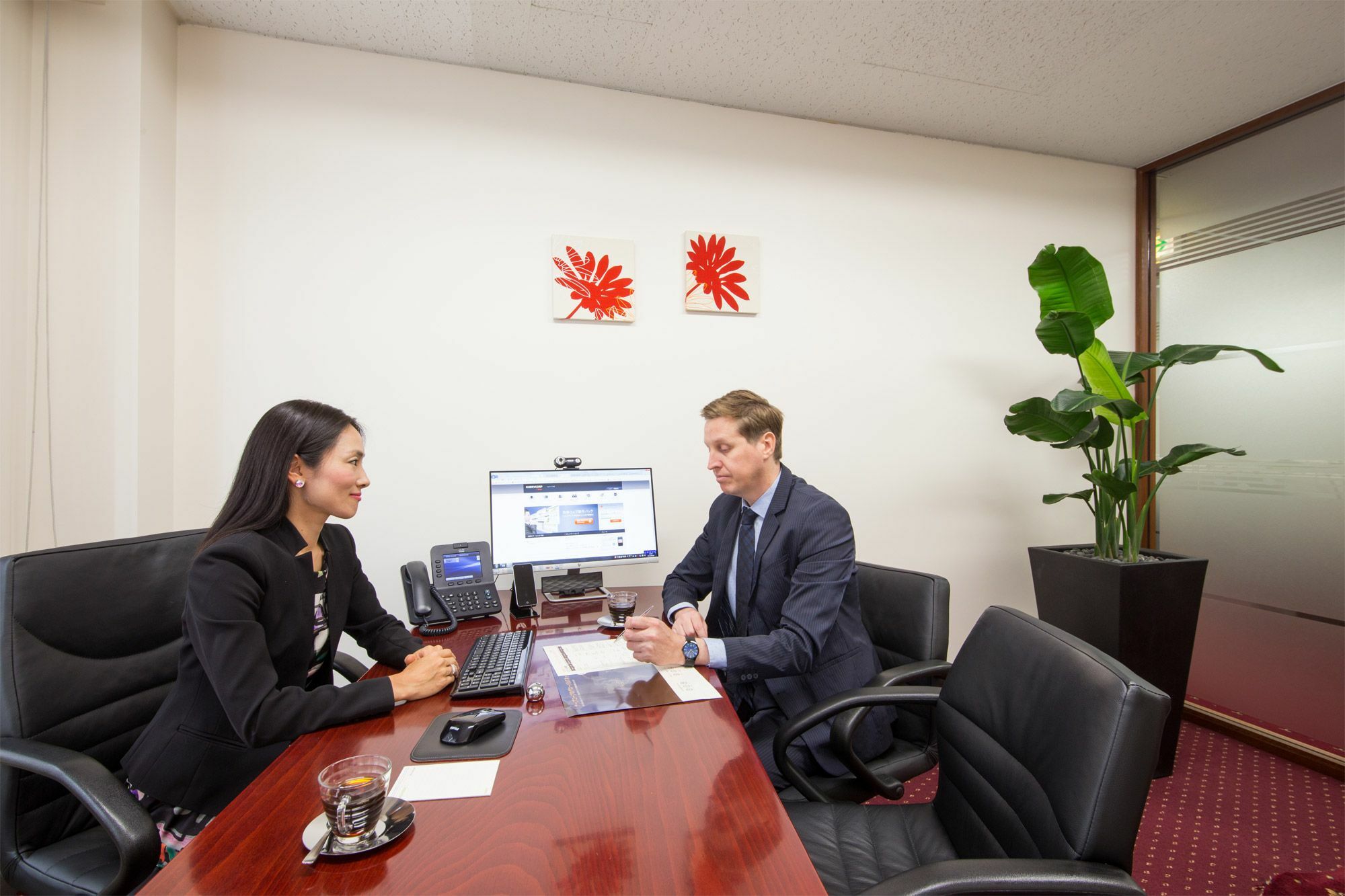 プライベートオフィス_こだわり抜かれたオフィスはご入居者様だけでなくご来訪のお客様にもご好評です