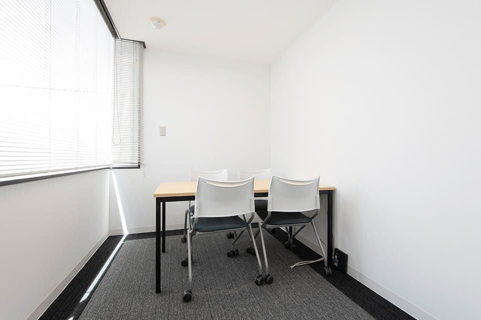 共有部_会議室。1日90分無料で会議室を利用できます(要予約)。