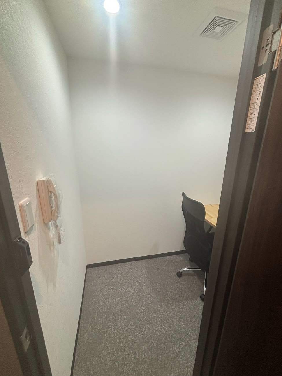 専有部_個室。インターネット環境を完備しています。