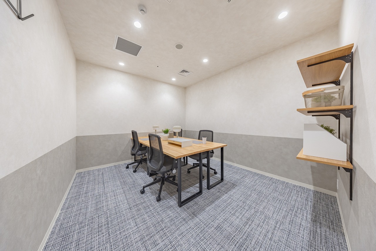 BIZcomfort北浜_レンタルオフィス4名用