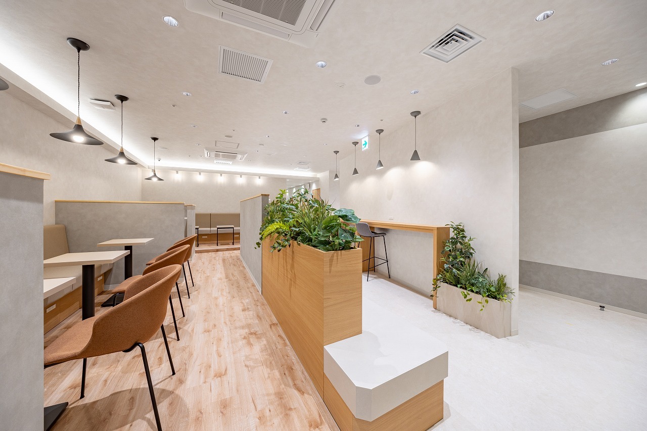 8階レンタルオフィス契約者専用ラウンジ