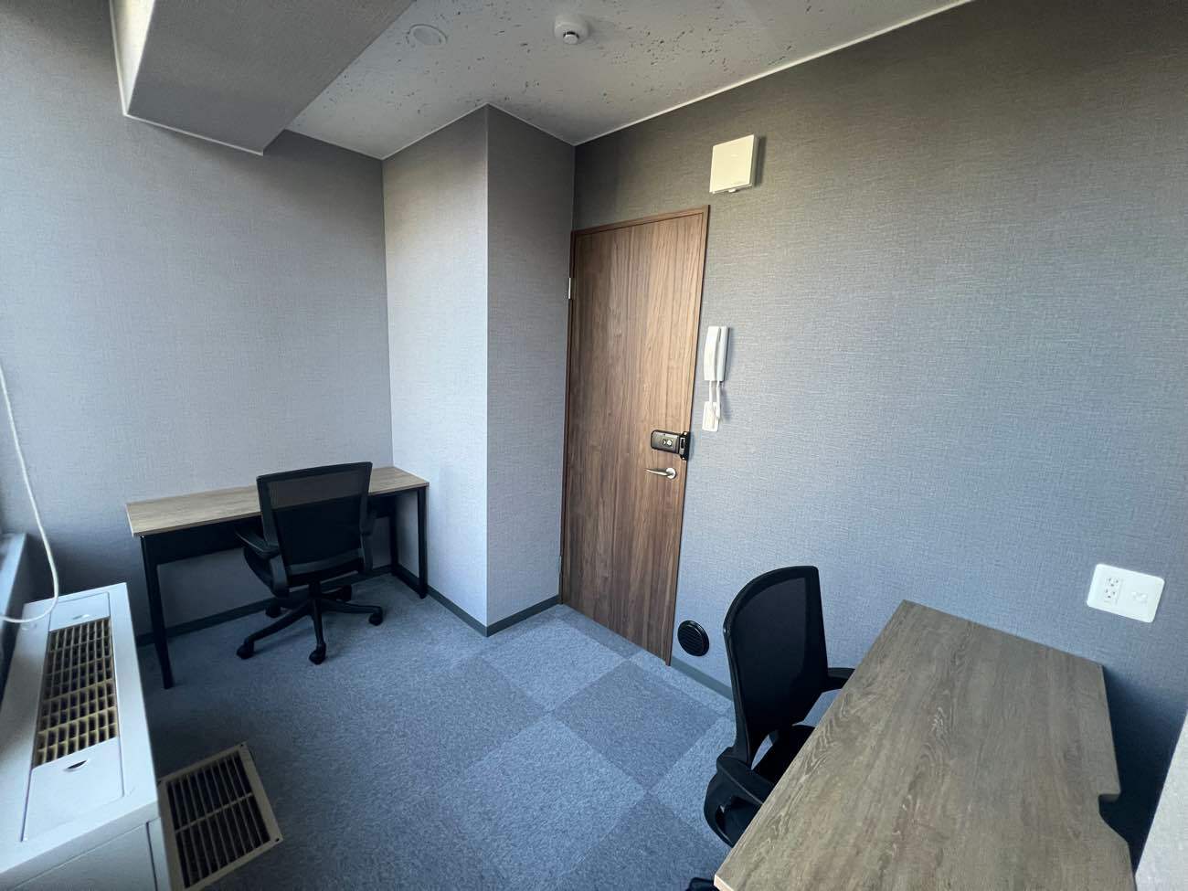 専有部_個室。インターネット環境を完備しています。