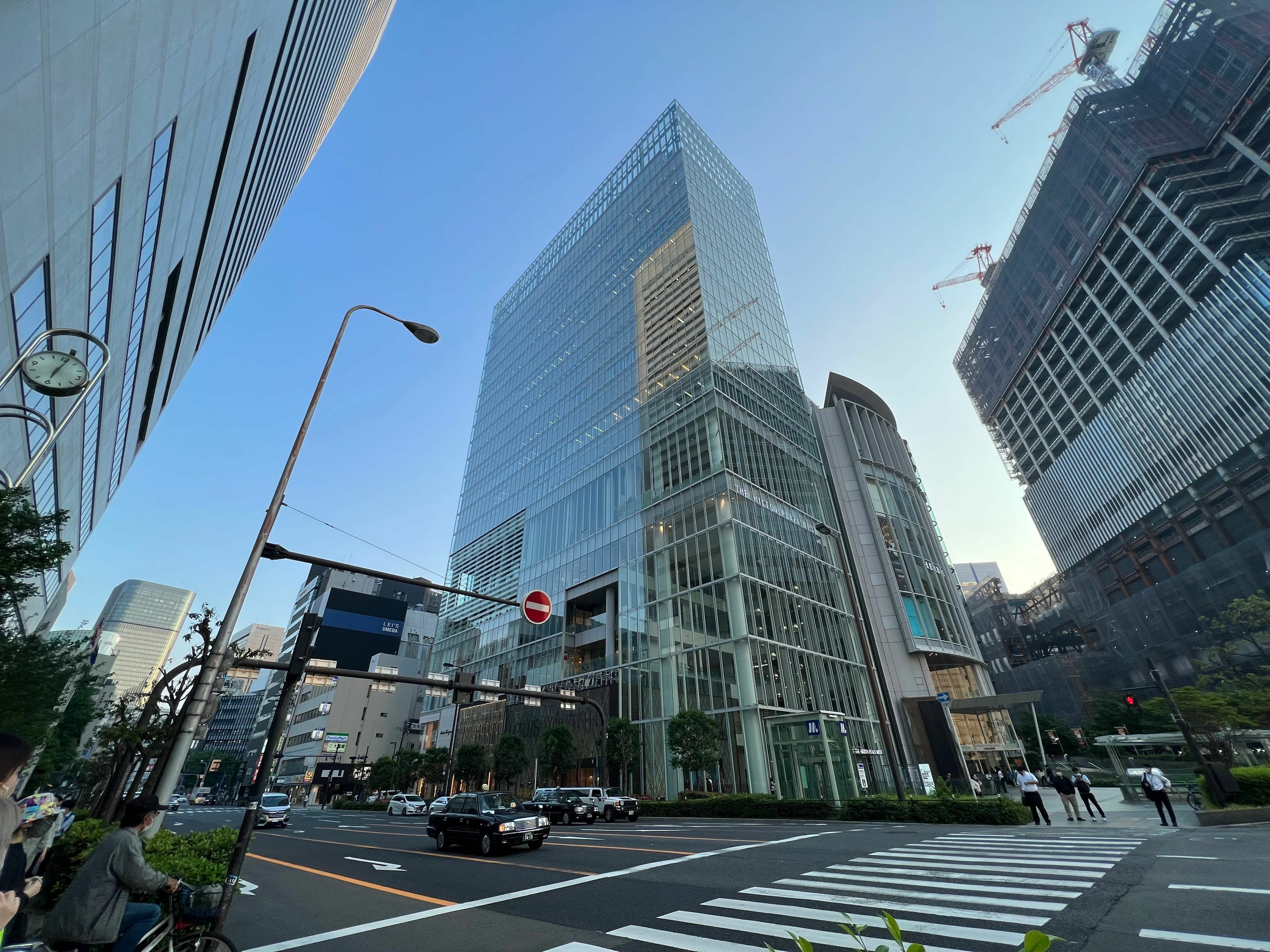 外観_大阪梅田のハイグレードオフィスビルです
