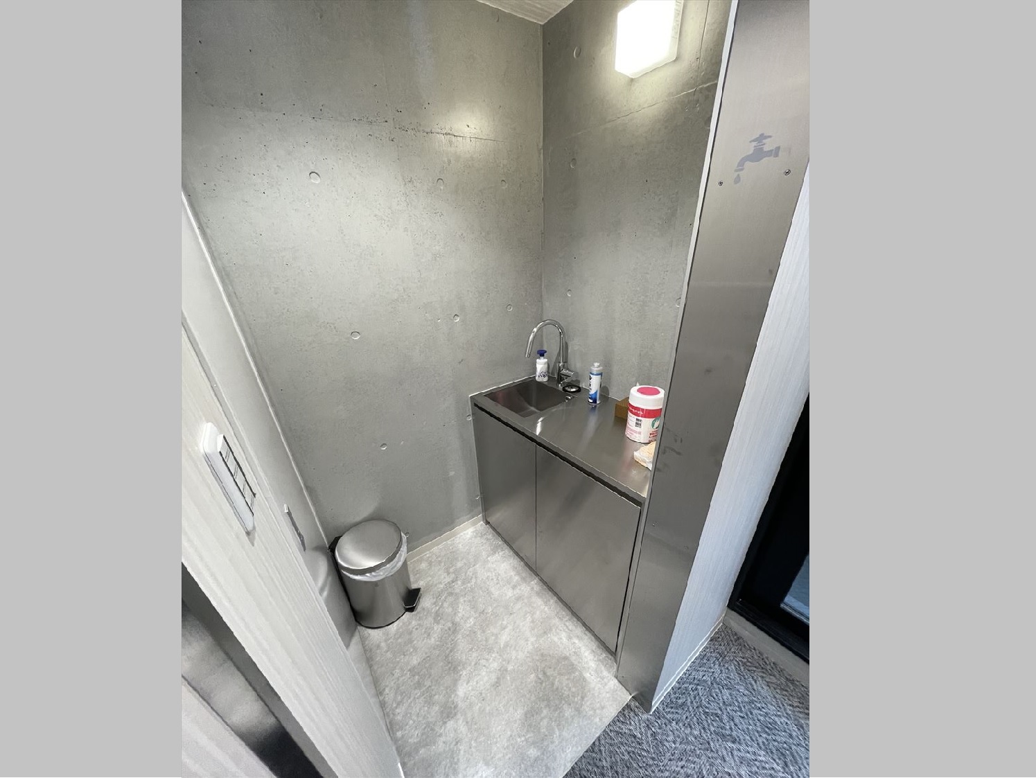 共用部_3階水回り。シンクの利用ができます。