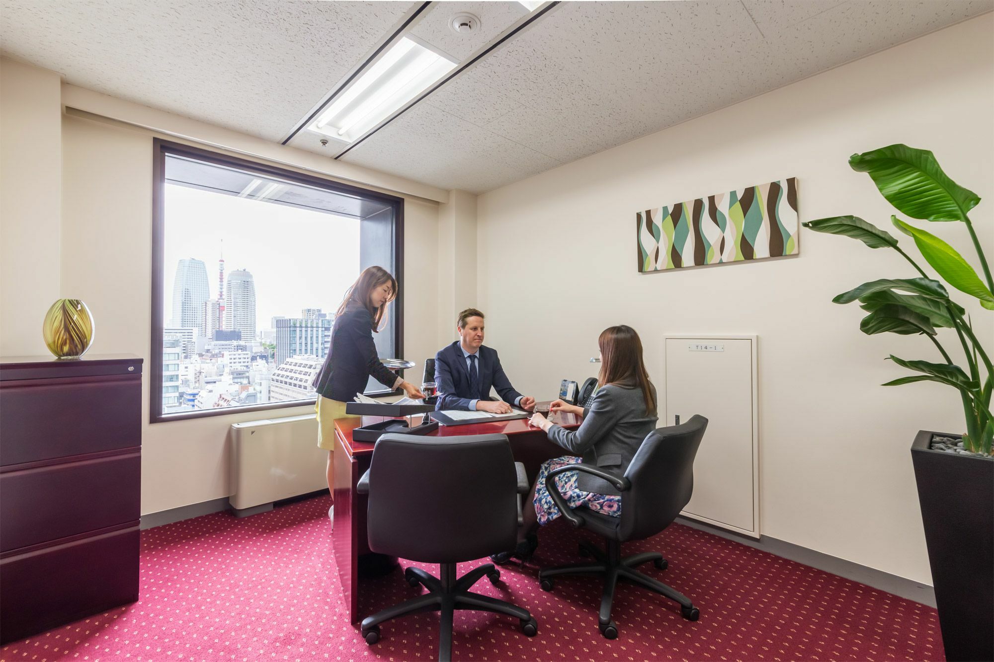 プライベートオフィス_こだわり抜かれたオフィスはご入居者様だけでなくご来訪のお客様にもご好評です