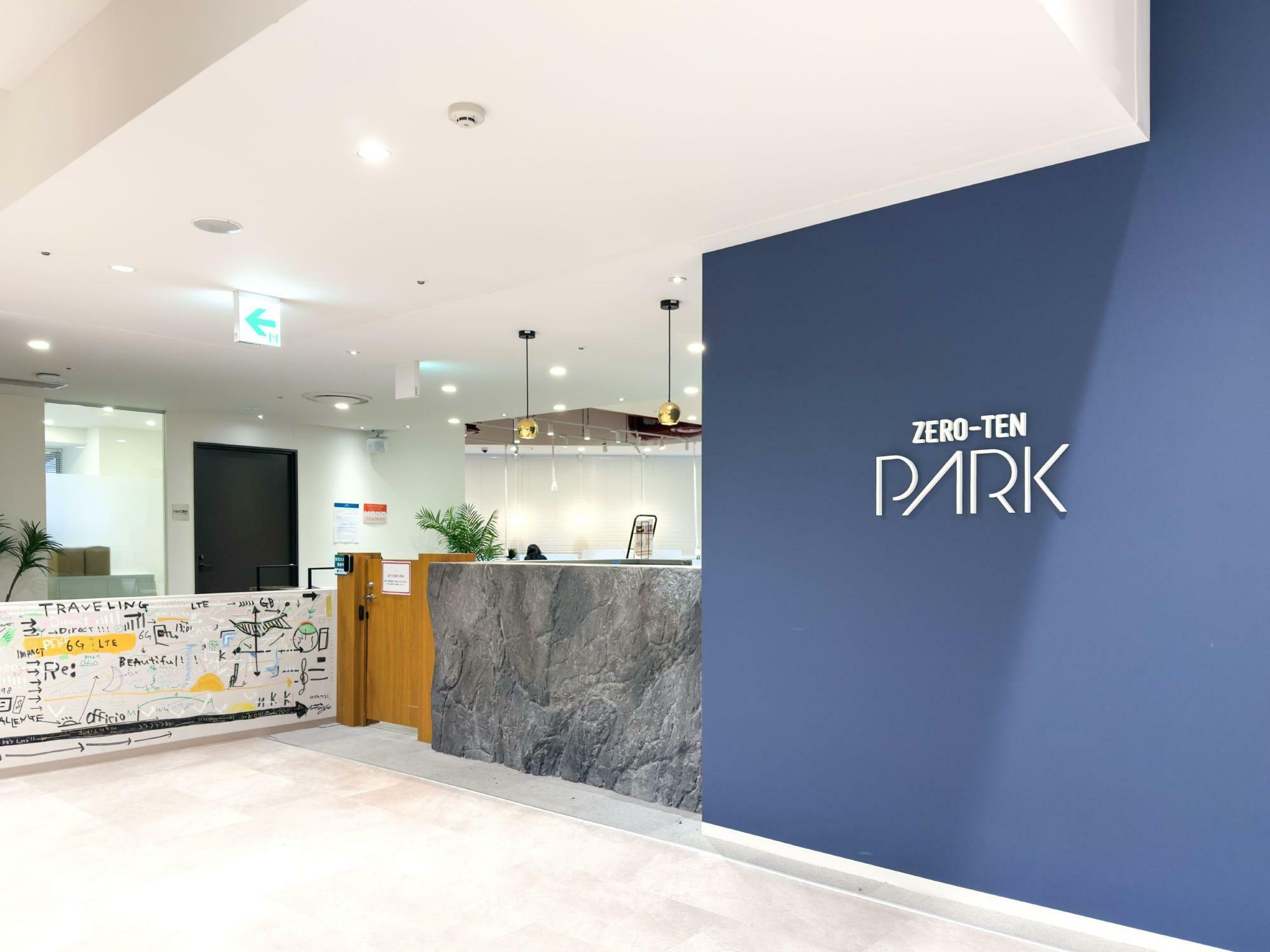 外観_受付。平日9:00~20:00、土日祝日10:00~18:00は受付スタッフによるゲスト対応・郵便物受取等のサービスが受けられます。※画像はイメージです。