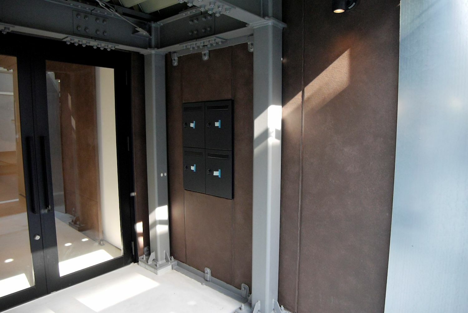 外観_エントランス。