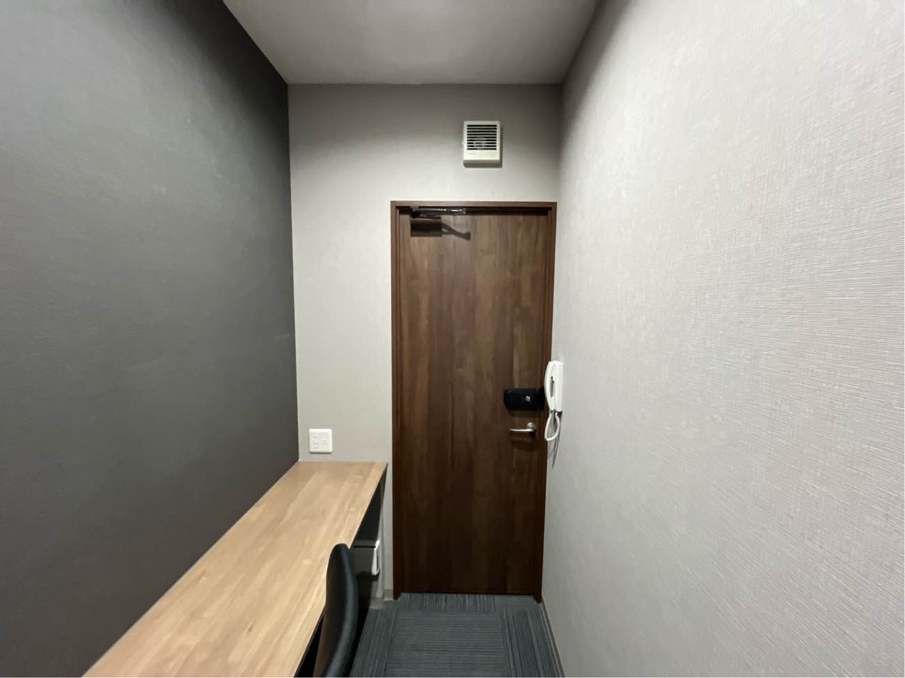 専有部_個室。インターネット環境を完備しています。