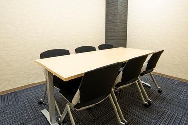 共有部_会議室。1日120分無料で会議室を利用できます(要予約)。