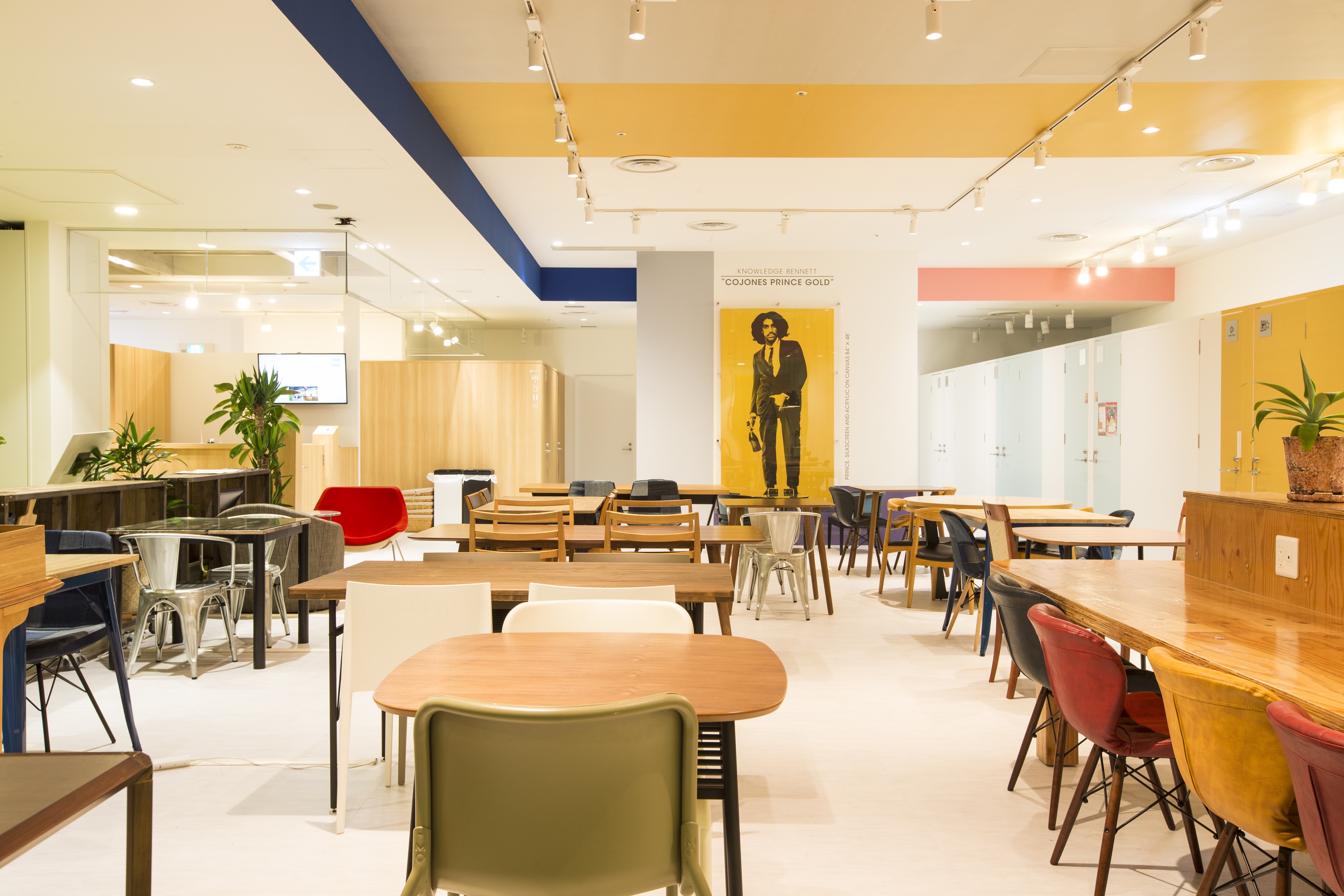 徒歩10分の場所に位置する福岡パルコ店フリースペースも利用可能