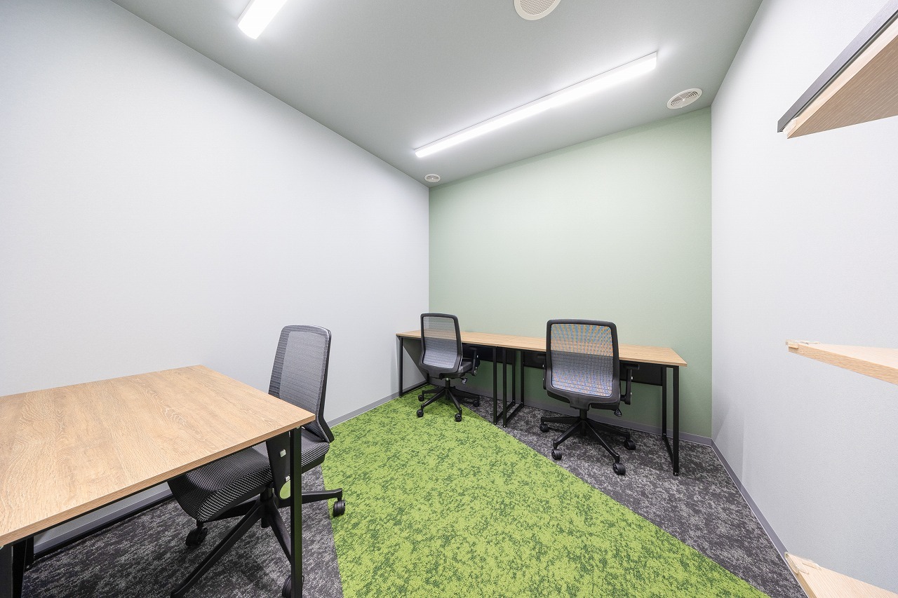 BIZcomfort芝公園3名用レンタルオフィス。©bizcomfort