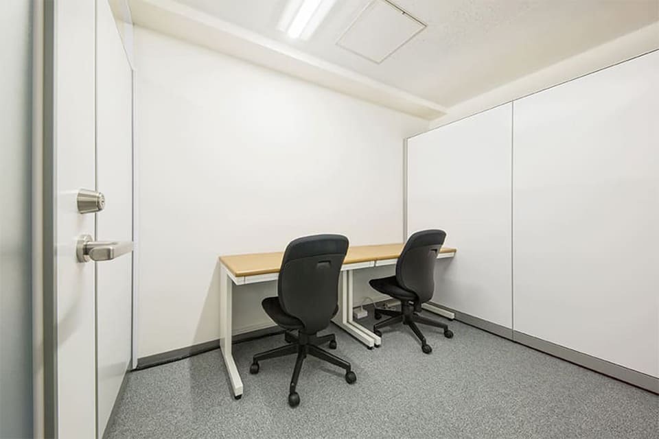 専有部_ブース個室。パーテーションで区切られた2名用の部屋です。