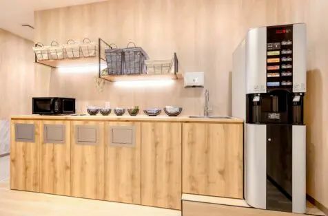 その他_フリードリンク。※画像はイメージです。©bizcomfort