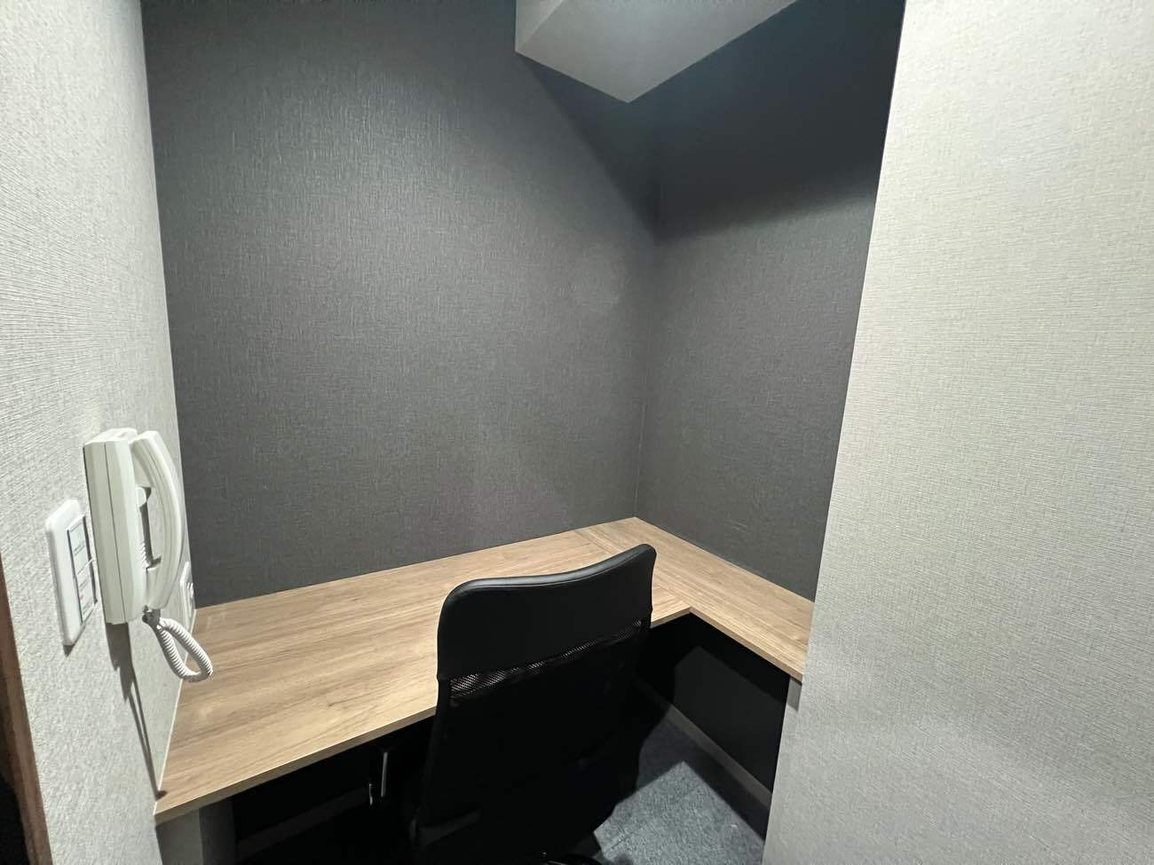 専有部_個室。インターネット環境を完備しています。