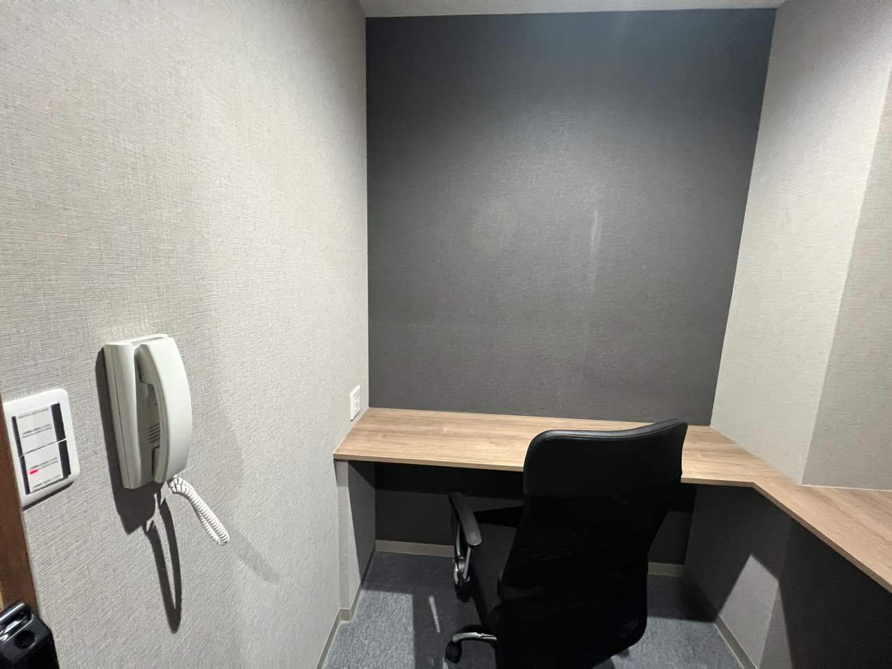 専有部_個室。インターネット環境を完備しています。