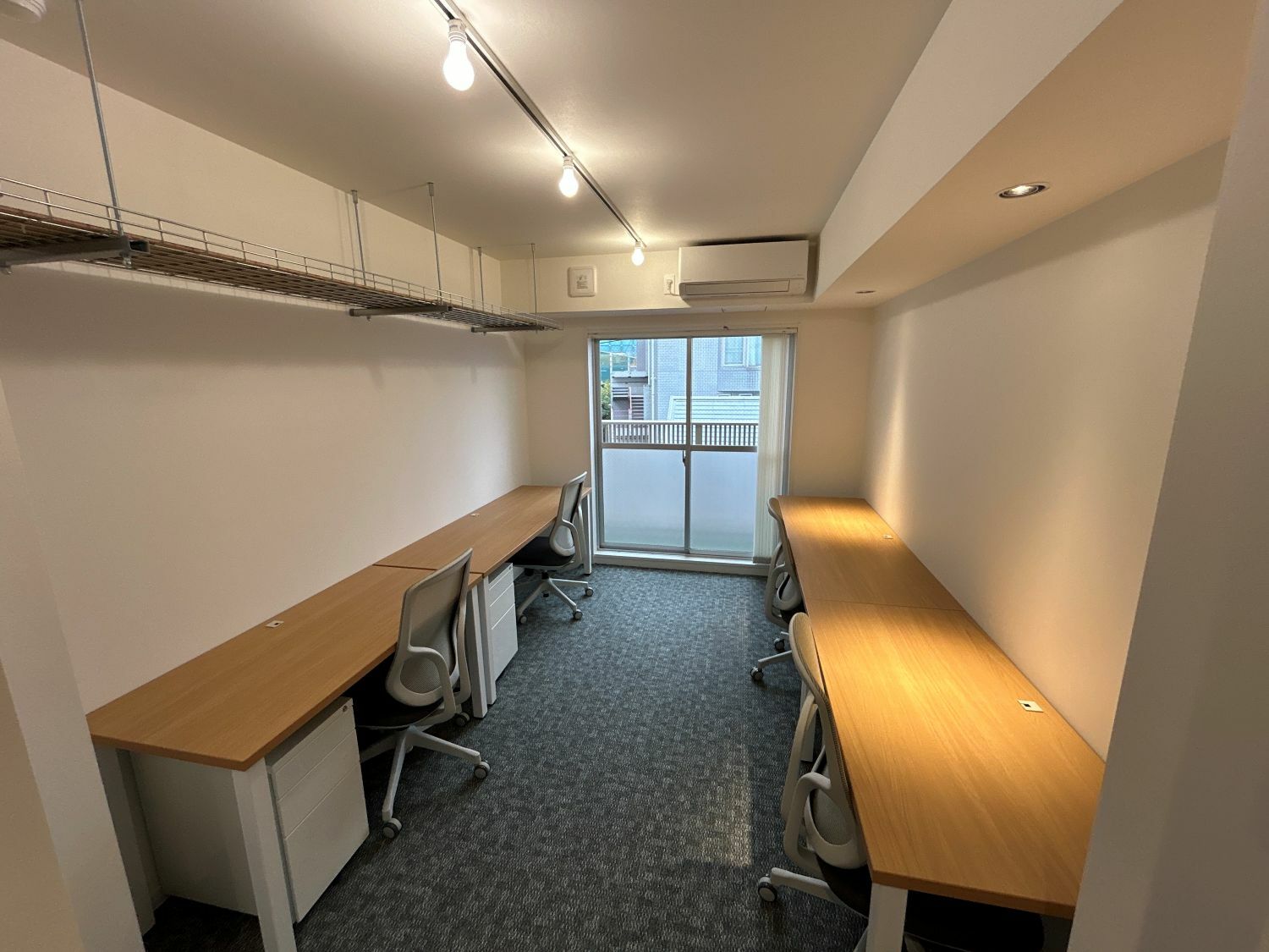 専有部_個室。家具付きで、24時間利用可能です。