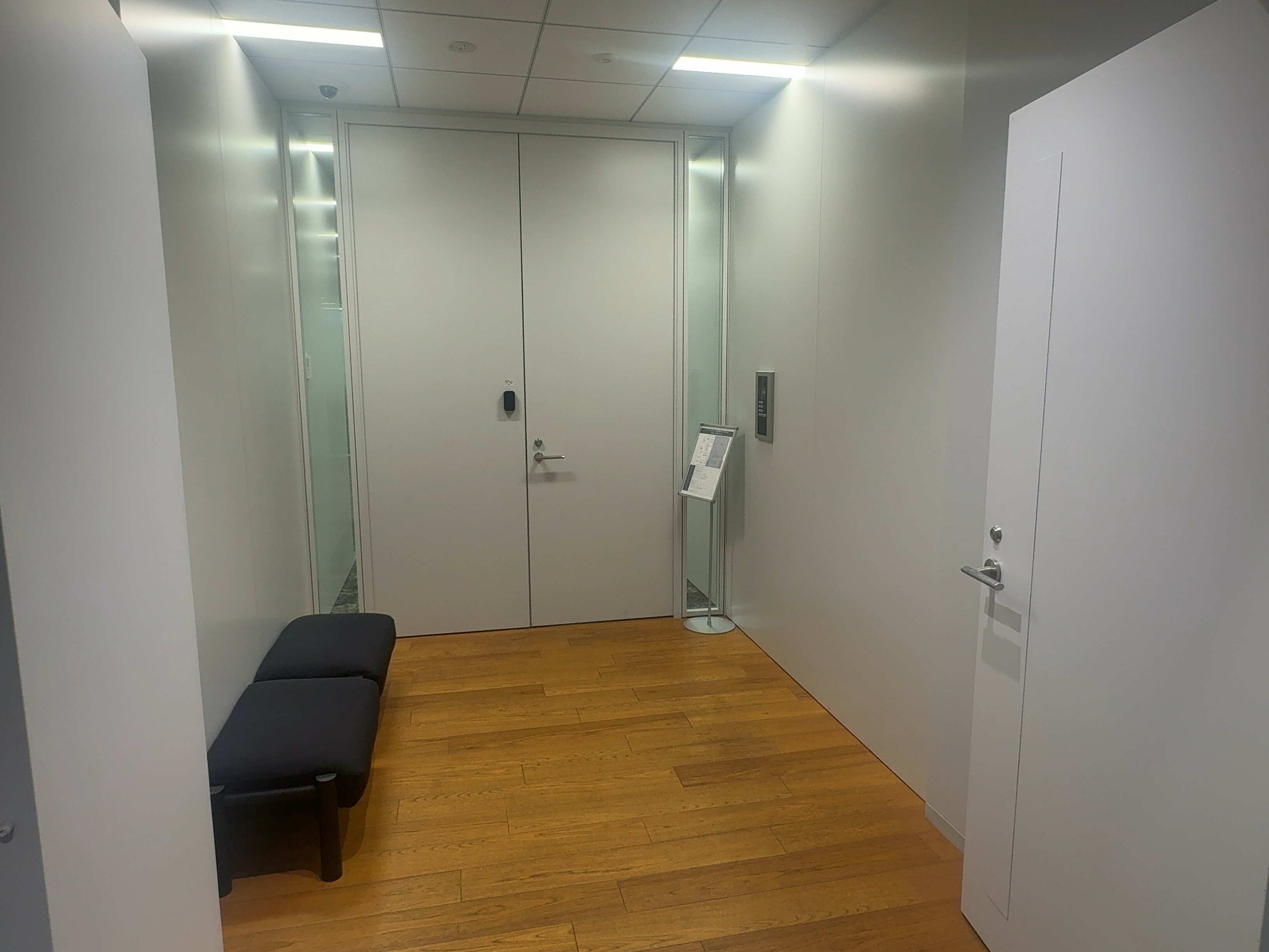 外観_オフィスエントランス。