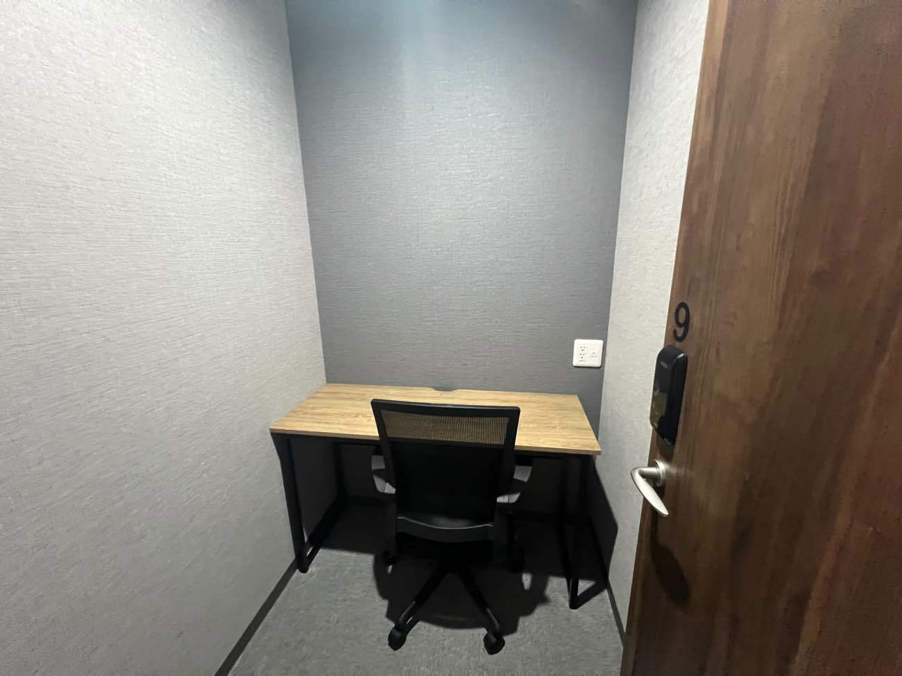 専有部_個室。インターネット環境を完備しています。