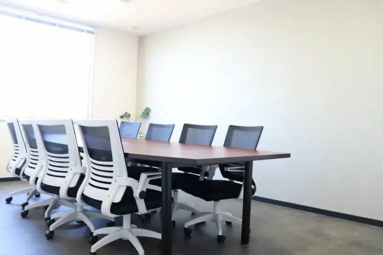 共有部_会議室。会議、面接など様々なシーンで活用できます。