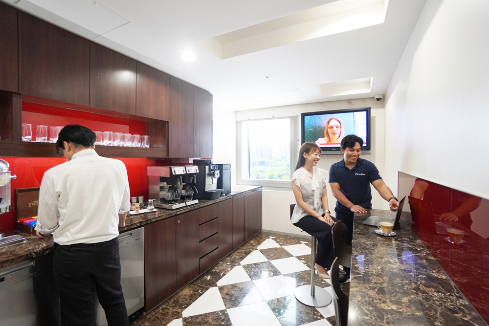 キッチン_軽い休憩や息抜きに最適なキッチン、ご入居者様同士の交流も期待できます